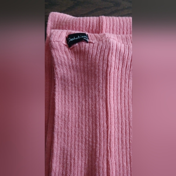 Pink ribbed infinity scarf - Picture 4 of 4